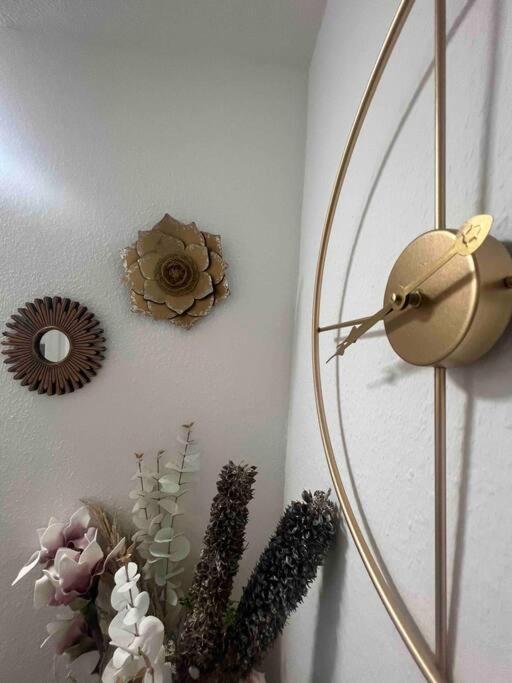 Modernes Apartment Mit 75Qm Mit Balkon & Aussicht アーヘン エクステリア 写真