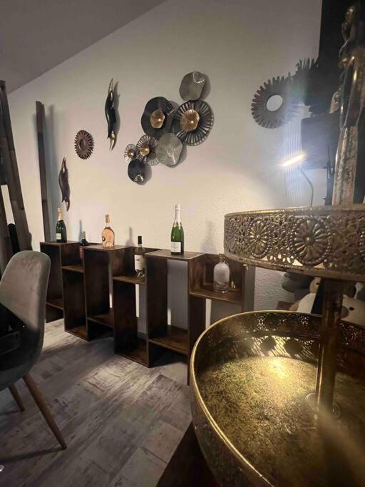 Modernes Apartment Mit 75Qm Mit Balkon & Aussicht アーヘン エクステリア 写真