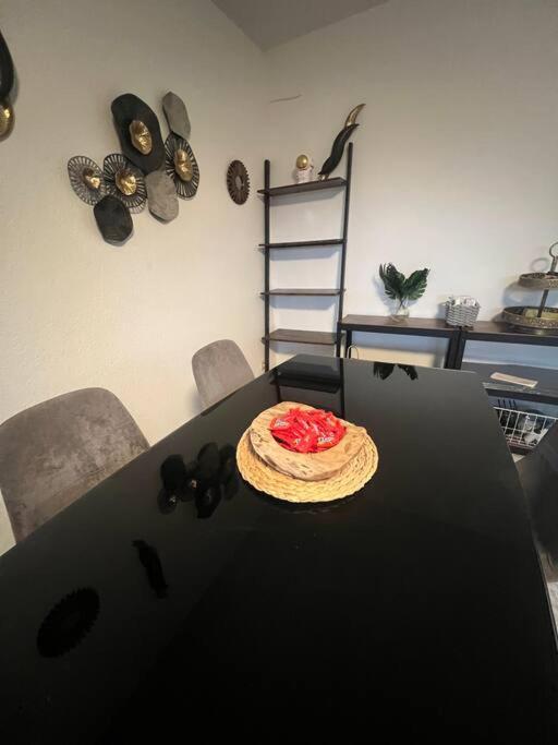 Modernes Apartment Mit 75Qm Mit Balkon & Aussicht アーヘン エクステリア 写真